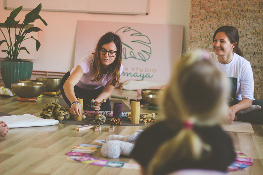 Joga za otroke in spoznavanje z zvokom in z glasbili