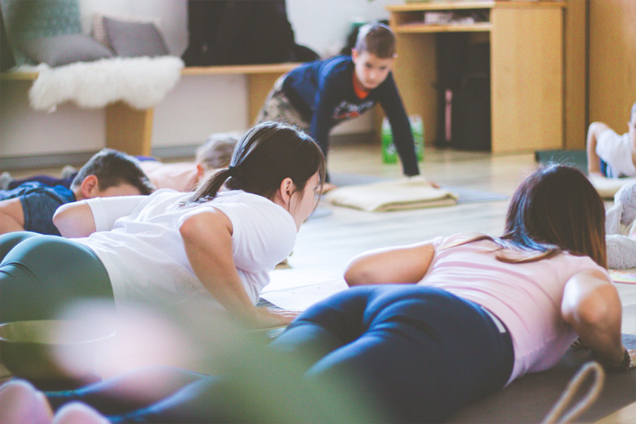 Joga za otroke in spoznavanje z zvokom in z glasbili